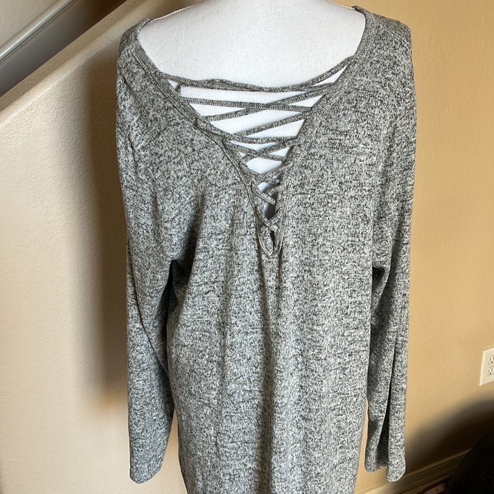 Torrid criss cross back sweater - Picture 4 of 6